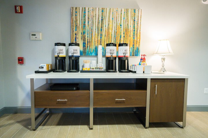 Breakfast/Coffee Service 40 of 44