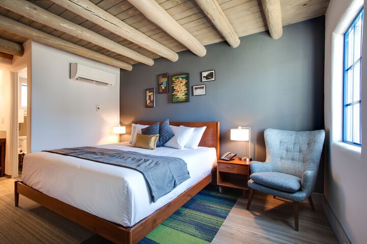 Room 10 of 25