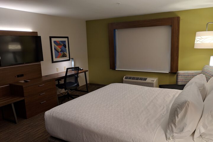 Room 14 of 35
