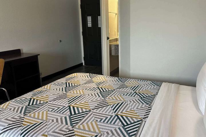 Room 11 of 15