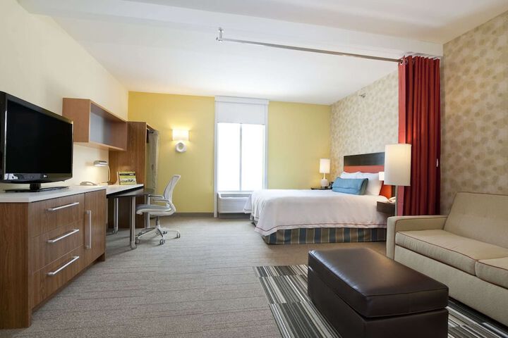 Room 14 of 28