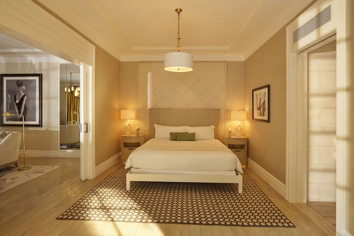 Room 100 of 153