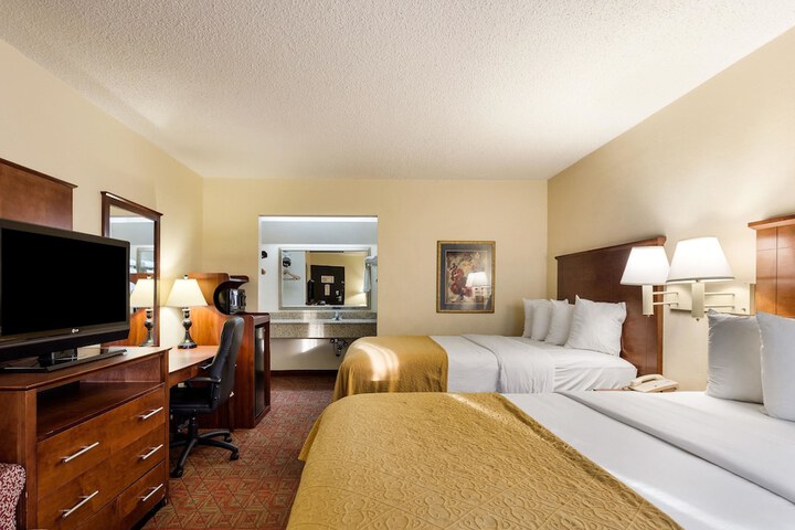 Room 15 of 26