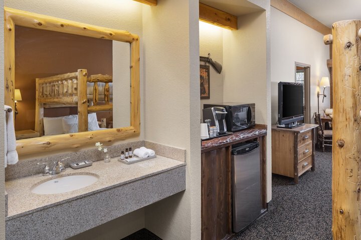 bantr Grand Hotel Wausau - Rothschild