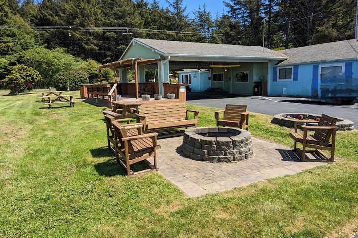 Silver Surf Motel
