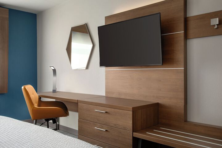 Holiday Inn Express Hotel & Suites Mesquite by IHG