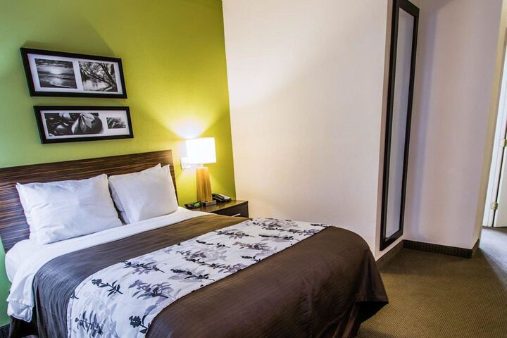 Room 26 of 33