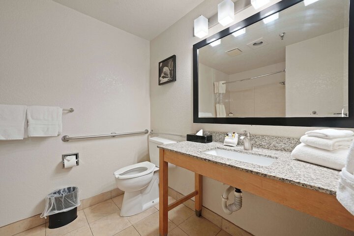 Best Western Plus Executive Inn & Suites
