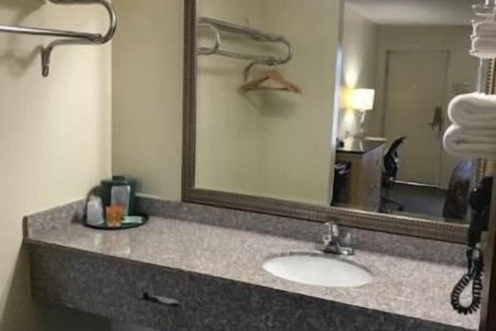Room 19 of 34