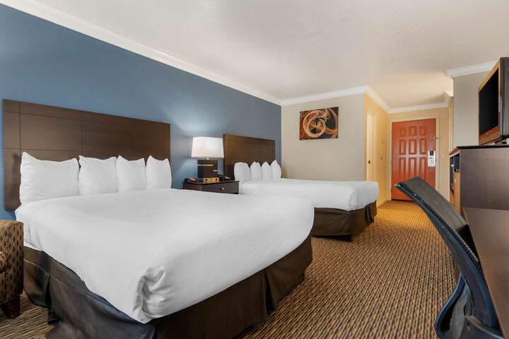 Room 27 of 34