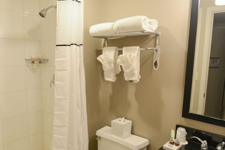 Room 49 of 95
