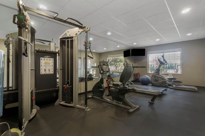 Best Western Plus Park Place Inn & Suites