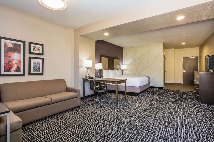 Room 22 of 33