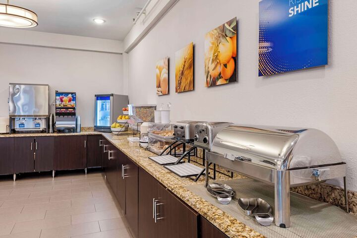 Breakfast/Coffee Service 36 of 39