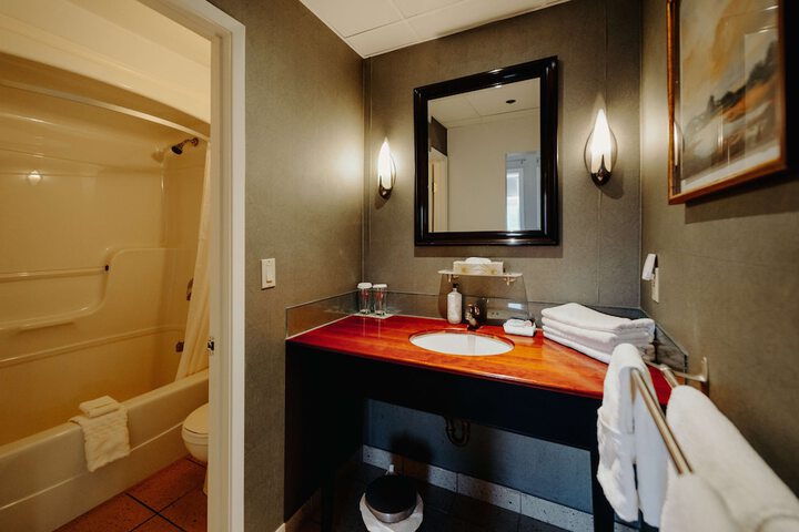 Room 6 of 22