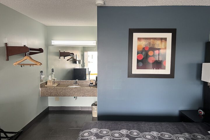 Room 36 of 41