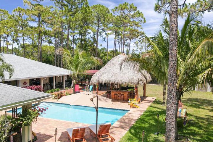Private Tropical Paradise Guesthouse!