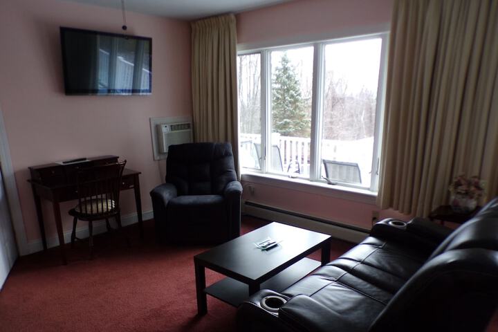 Long House Manor B & B