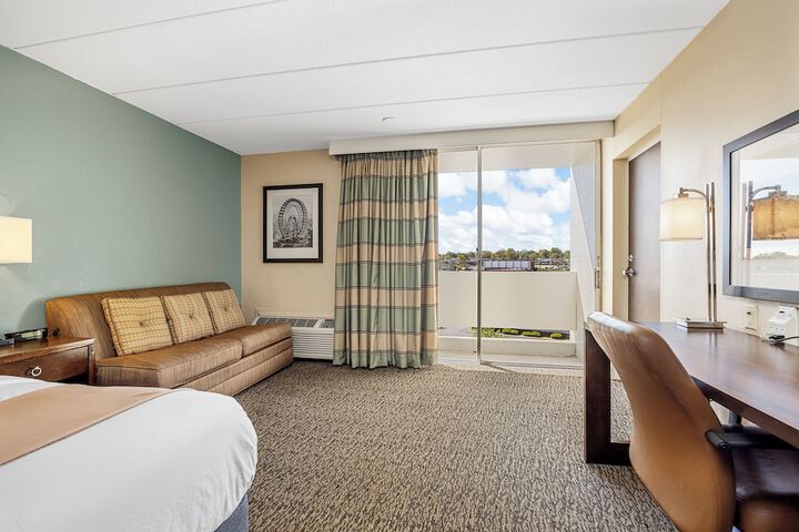Room 13 of 17