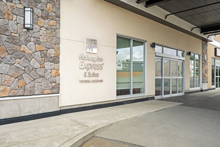 Holiday Inn Express & Suites Victoria - Colwood