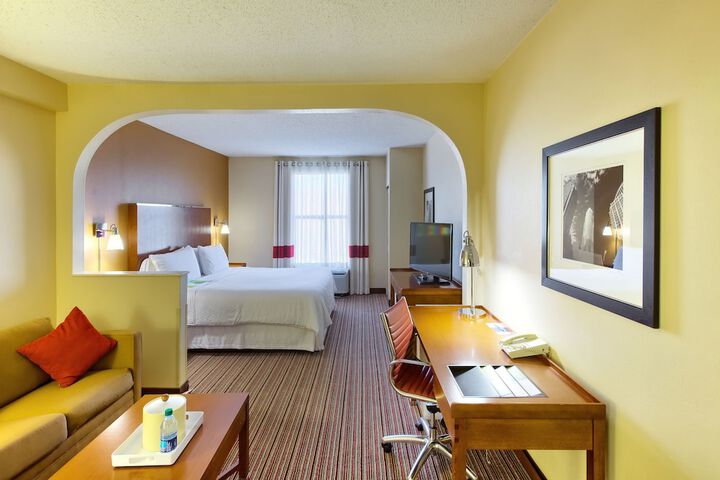 Room 13 of 20