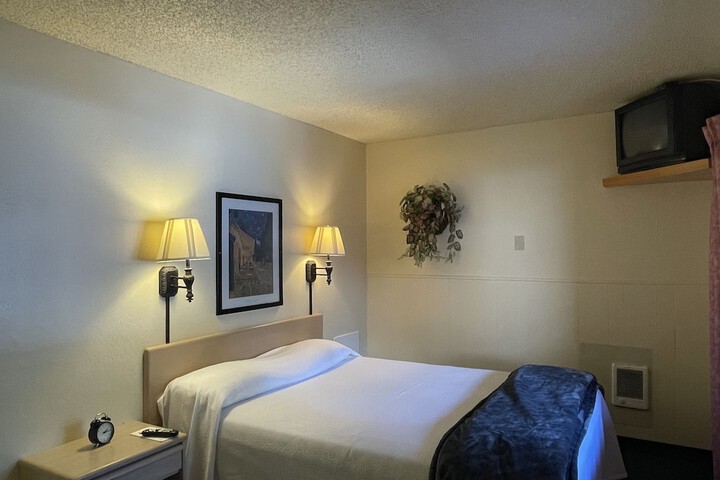 Crown Motel