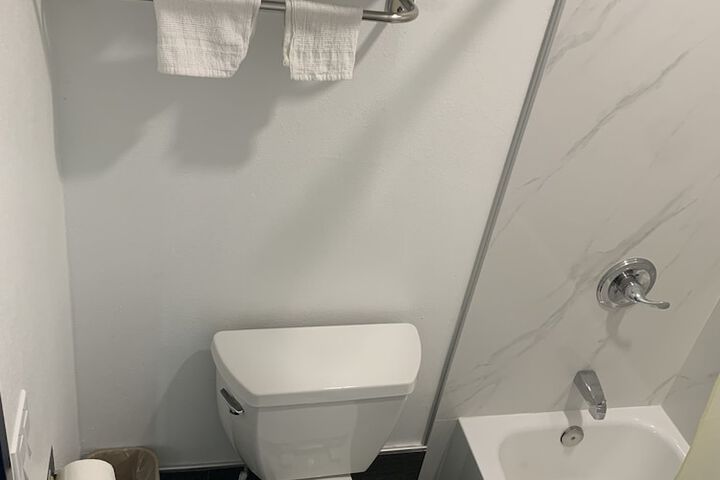 Room 22 of 38