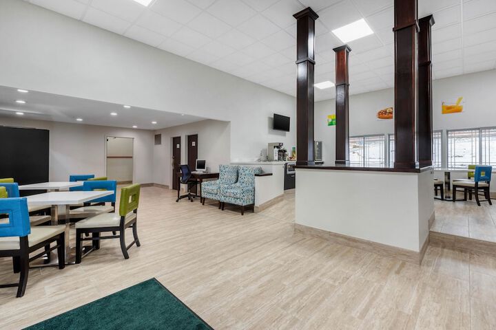 Quality Inn Coraopolis - Pittsburgh Airport
