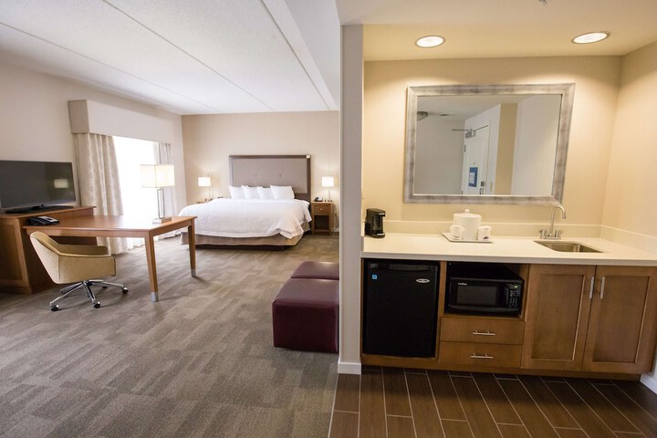 Room 35 of 60