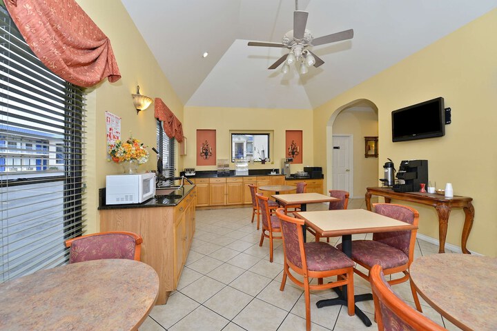 Americas Best Value Inn Hillsboro