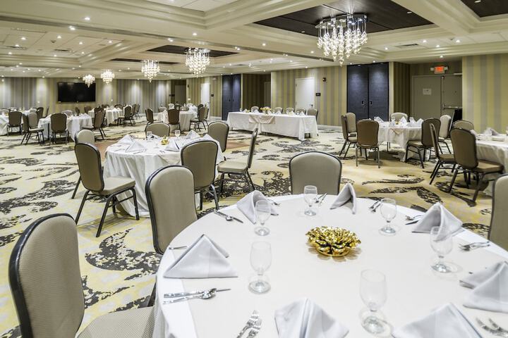 Ballroom/Hall 74 of 80