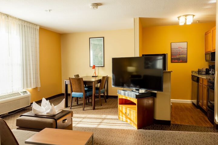 Room 13 of 37