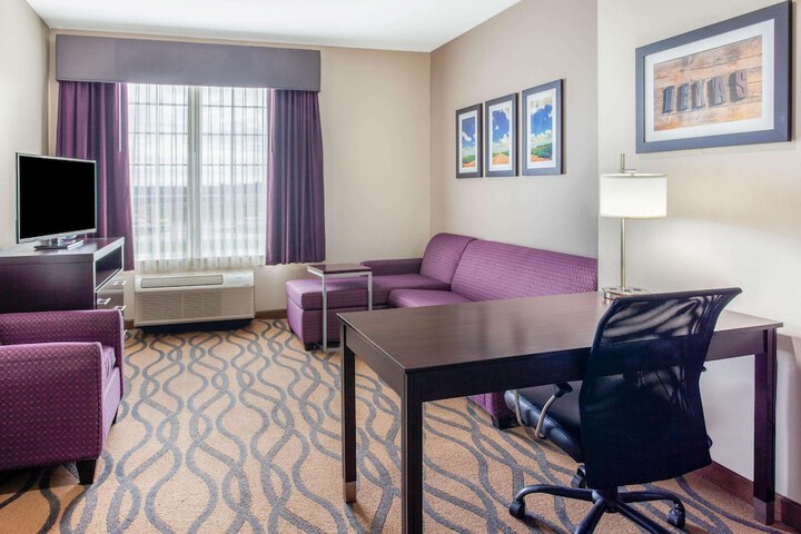 Room 12 of 30