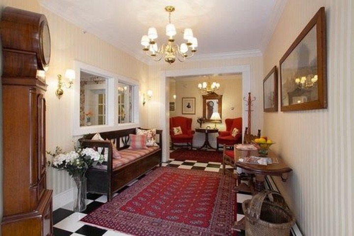 Hotel Interior 11 of 31