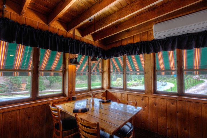 Dining 136 of 160