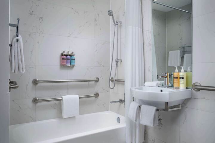 Nautilus Sonesta Miami Beach