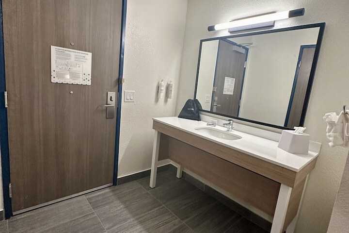 Room 40 of 58