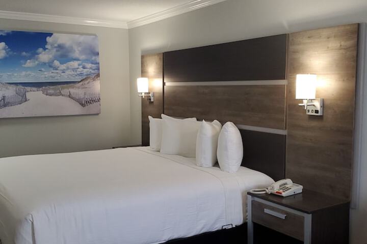 Ambassador Inn & Suites