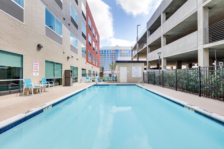 Pool 12 of 68
