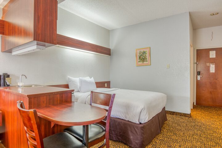 Room 30 of 40
