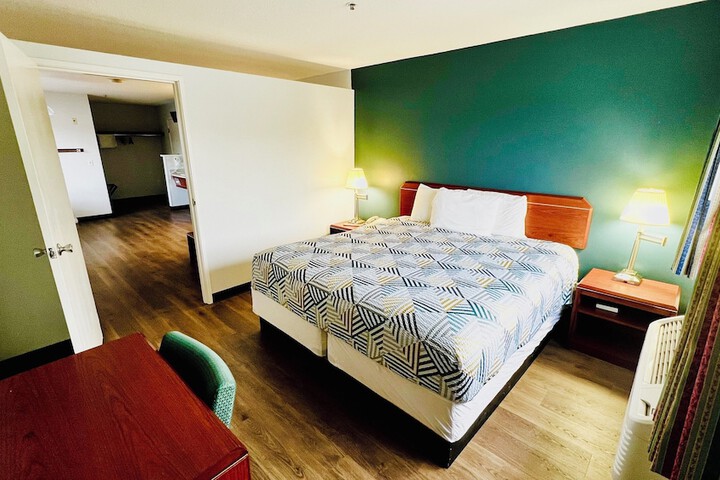 Room 9 of 30