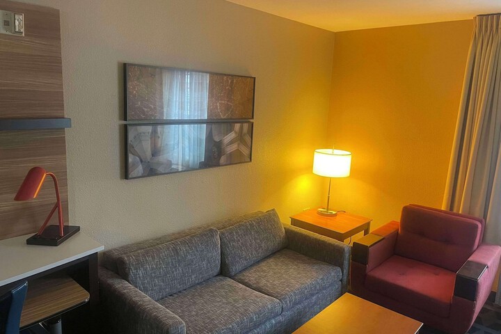 Room 6 of 23