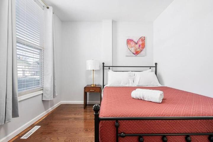 Modern 3 Bed Apt Parking W D