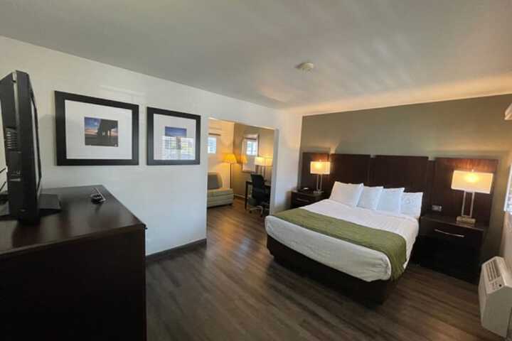 Hi View Inn & Suites