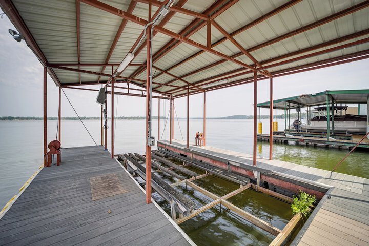 Waterfront Grove Retreat w / Dock: cedar Ridge'