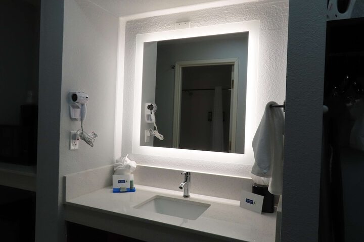 Room 20 of 25