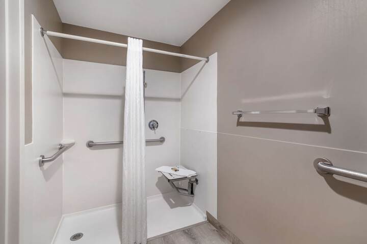Best Western Plus Executive Court Inn & Conference Center