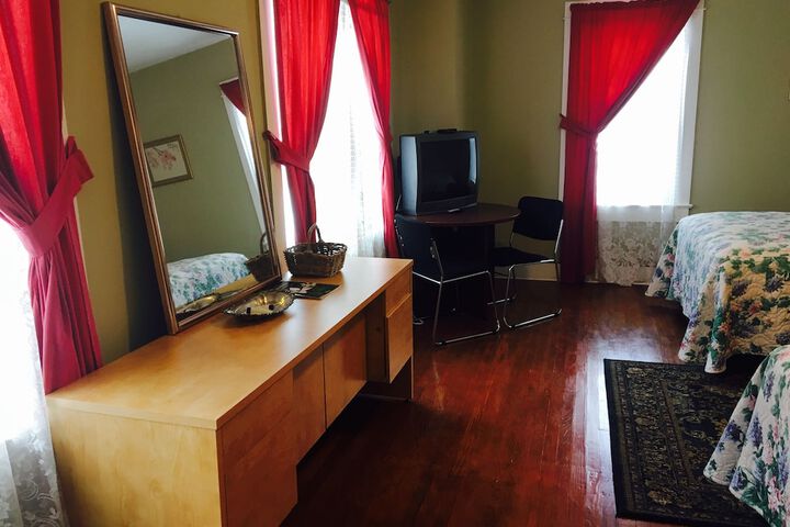 Room 34 of 82