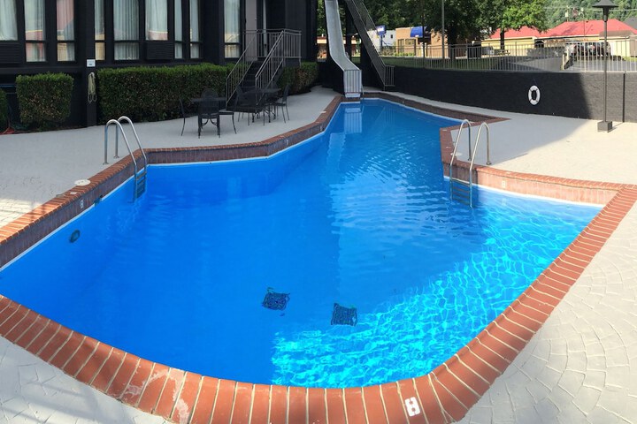Pool 3 of 17