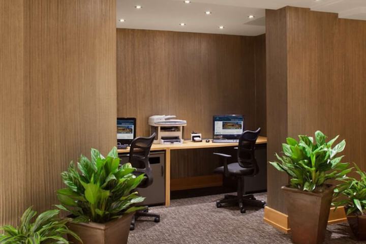 DoubleTree by Hilton Akron Fairlawn